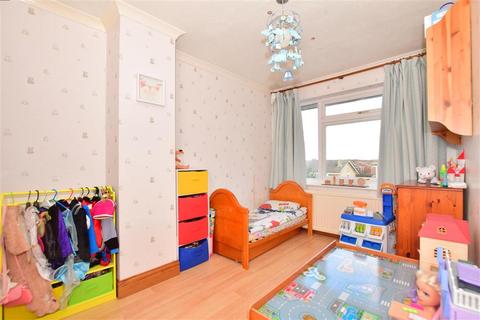 5 Singleton Close, Hornchurch, RM12 4LT