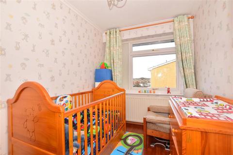 5 Singleton Close, Hornchurch, RM12 4LT