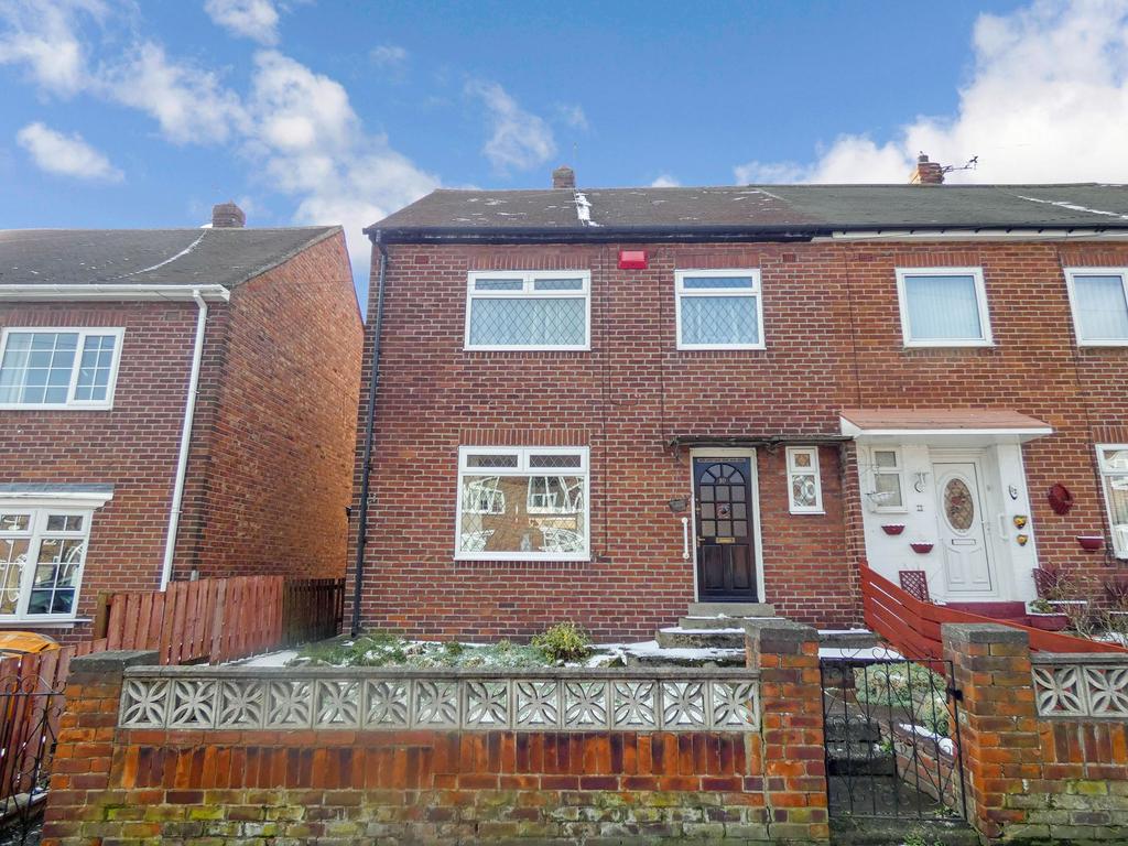 Kings Avenue, Hebburn, Tyne and Wear... 3 bed semidetached house £95,000