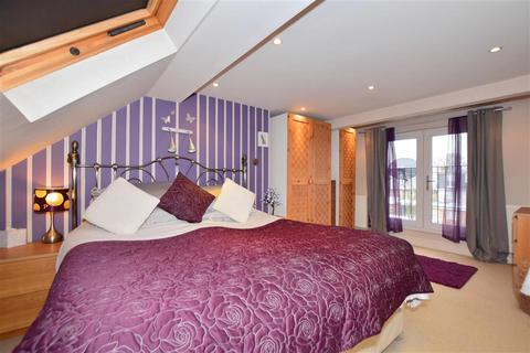 10 Penrhyn Crescent, London, E17 5BH