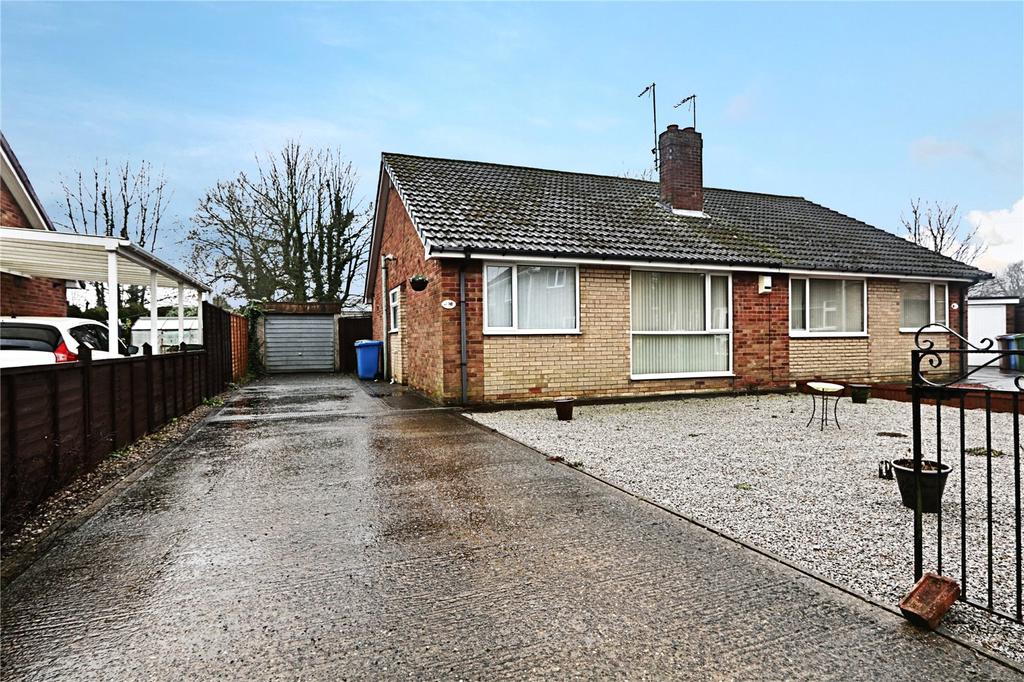 Westwick, Hedon, Hull, HU12 2 bed bungalow £135,000