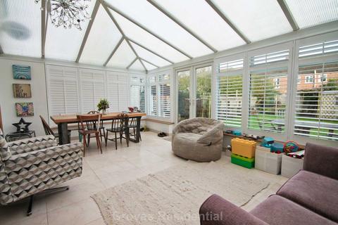 39 Bazalgette Gardens, New Malden, KT3 5HF