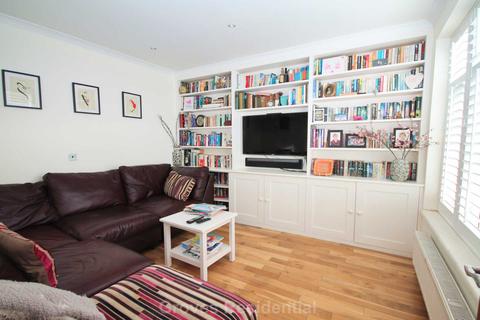 39 Bazalgette Gardens, New Malden, KT3 5HF