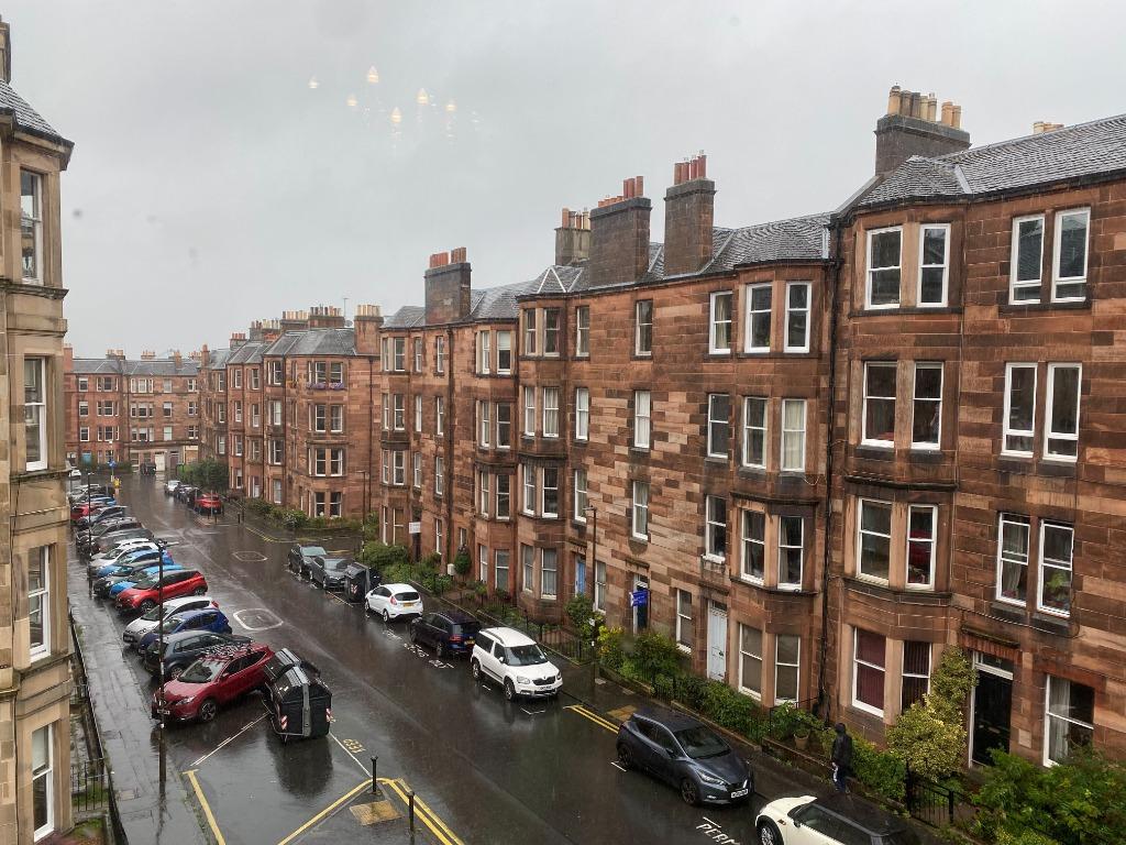 Montpelier Park, Bruntsfield, Edinburgh, EH10 2 bed flat £1,250 pcm