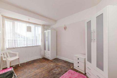 72 Hereford Road, Feltham, TW13 5BS