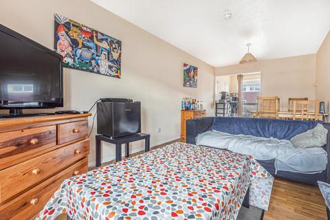 22 Earle Gardens, Kingston Upon Thames, KT2 5TB