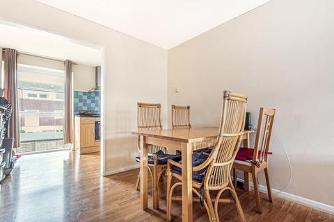 22 Earle Gardens, Kingston Upon Thames, KT2 5TB
