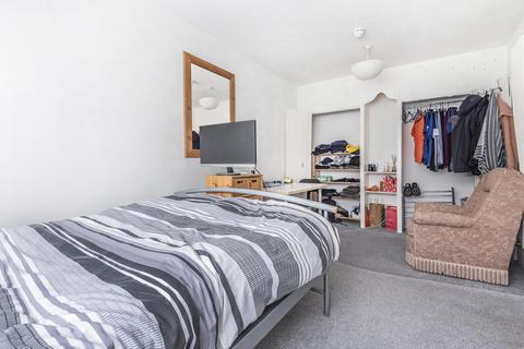 22 Earle Gardens, Kingston Upon Thames, KT2 5TB
