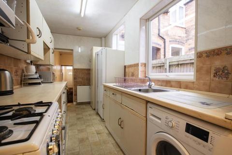 29 Dogpool Lane, Birmingham, B30 2XN