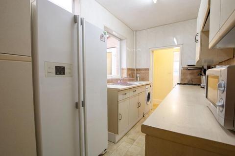 29 Dogpool Lane, Birmingham, B30 2XN