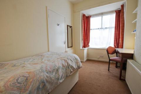 29 Dogpool Lane, Birmingham, B30 2XN