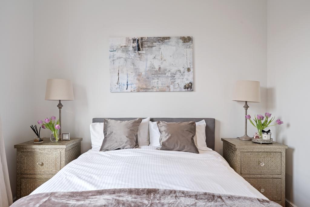 Neutral decor