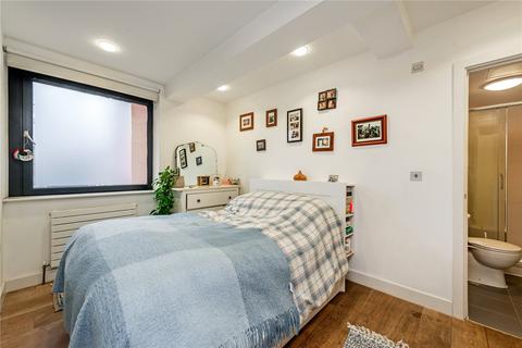 2 bedroom flat to rent, Grafton Road, Kentish Town, Lonon