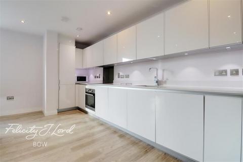 2 bedroom flat to rent, Coombe House, Knapp Road, Bow E3