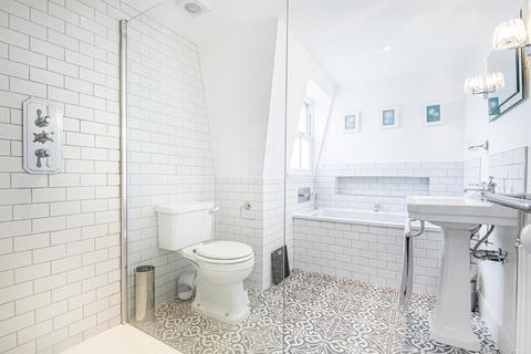 63 Fairlight Road, London, SW17 0JE
