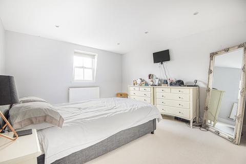 63 Fairlight Road, London, SW17 0JE