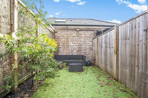 63 Fairlight Road, London, SW17 0JE