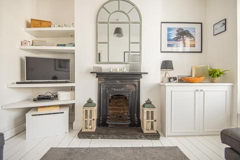 63 Fairlight Road, London, SW17 0JE