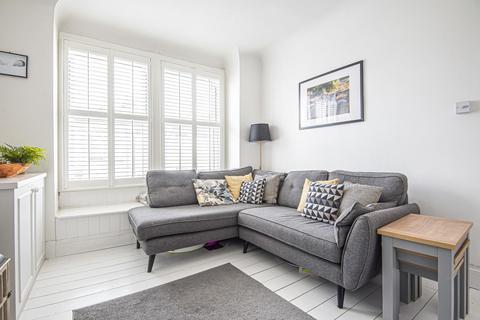63 Fairlight Road, London, SW17 0JE
