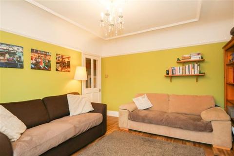 18 Armley Grange Mount, Leeds, LS12 3QB
