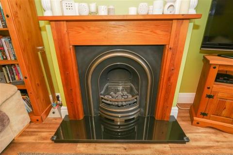 18 Armley Grange Mount, Leeds, LS12 3QB