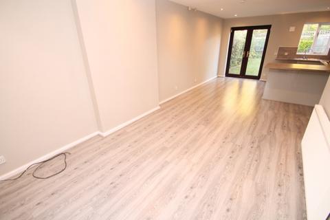 3 bedroom detached house to rent, Hallas Grove, Wythenshawe, Manchester, M23