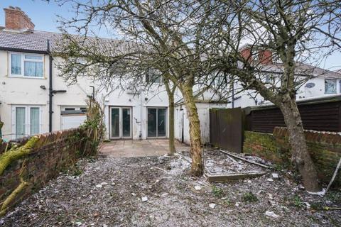 117 Waye Avenue, Hounslow, TW5 9SQ