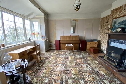Roisel Dittons Road, Polegate, BN26 6JG