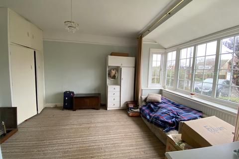 Roisel Dittons Road, Polegate, BN26 6JG