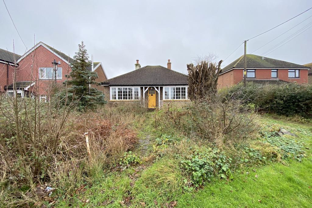 Dittons Road, Polegate, East Sussex, BN26 3 bed bungalow £300,000