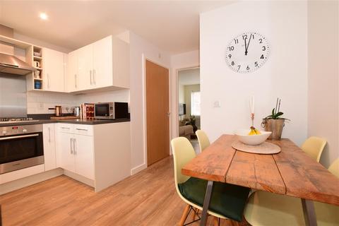25 Choir Close, Wainscott, Rochester, ME3 8FQ
