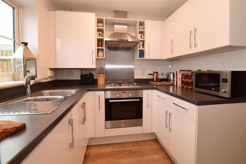 25 Choir Close, Wainscott, Rochester, ME3 8FQ
