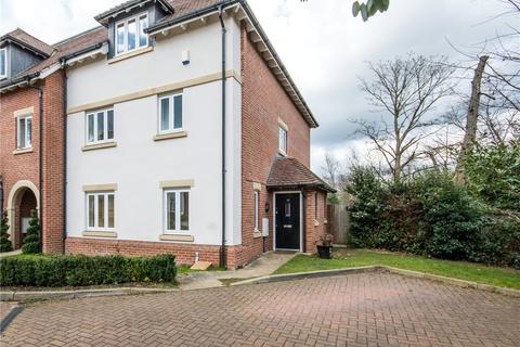 4 bedroom end of terrace house to rent, Goodacre Close, Weybridge, KT13