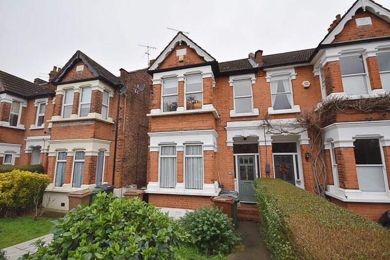 The Avenue, Highams Park, London. E4 9RX 2 bed flat £375,000