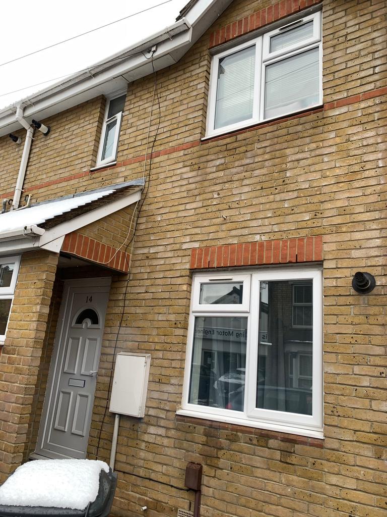 Garfield Road, Chingford, London E4 1 bed flat £950 pcm (£219 pw)