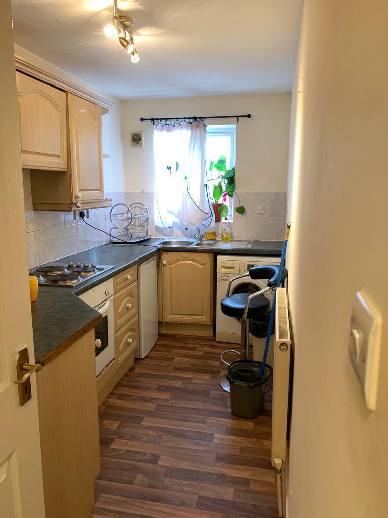 Garfield Road, Chingford, London E4 1 bed flat £950 pcm (£219 pw)