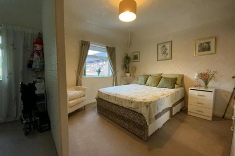24 Corkland Close, Ashton-under-lyne, OL6 6SA