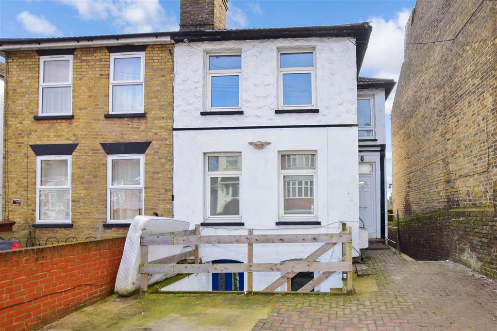 Cuxton Road, Strood, Rochester, Kent 2 bed £175,000