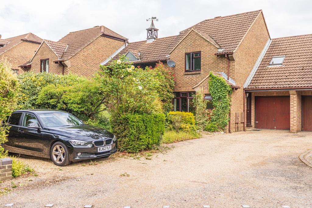 Portchester Road, Bournemouth BH8 3 bed detached house £350,000