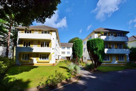 3 bedroom flat for sale, East Cliff