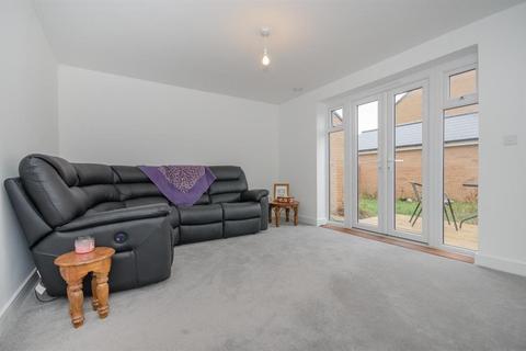25 Snowdrop Drive, Emersons Green, Bristol, BS16 7LF