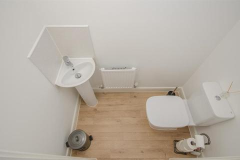 25 Snowdrop Drive, Emersons Green, Bristol, BS16 7LF