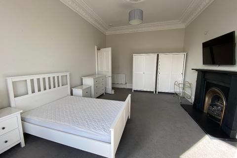 5 bedroom flat to rent, Thirlestane Road, Marchmont, Edinburgh, EH9