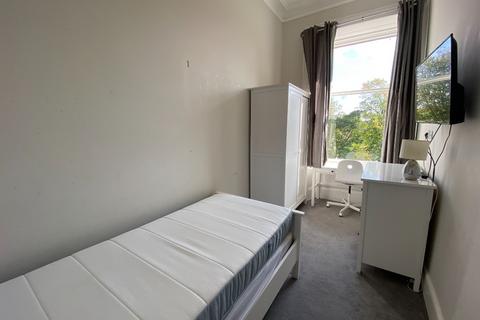 5 bedroom flat to rent, Thirlestane Road, Marchmont, Edinburgh, EH9