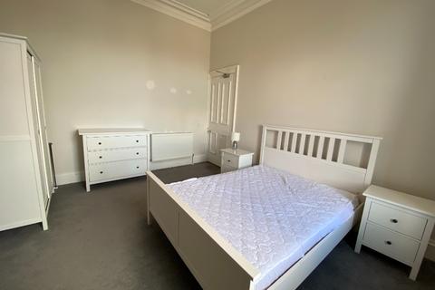5 bedroom flat to rent, Thirlestane Road, Marchmont, Edinburgh, EH9