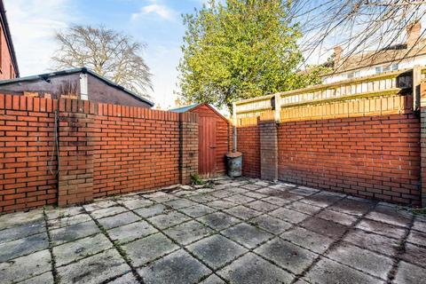 16 Lucorn Close, London, SE12 0SX