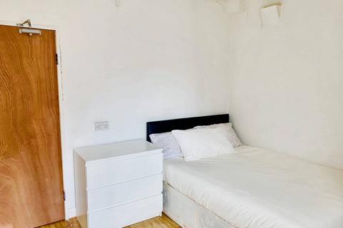 1 bedroom maisonette to rent, VALLANCE ROAD E1