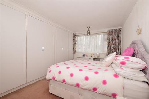 5 Thorold Close, South Croydon, CR2 8SA