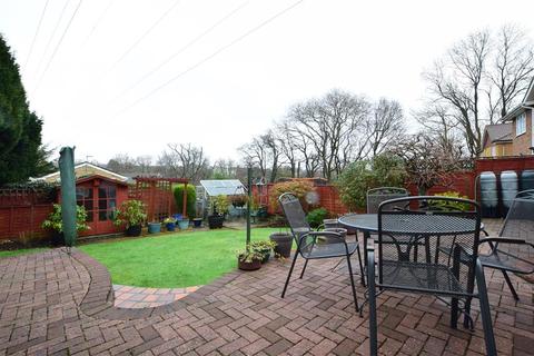 5 Thorold Close, South Croydon, CR2 8SA