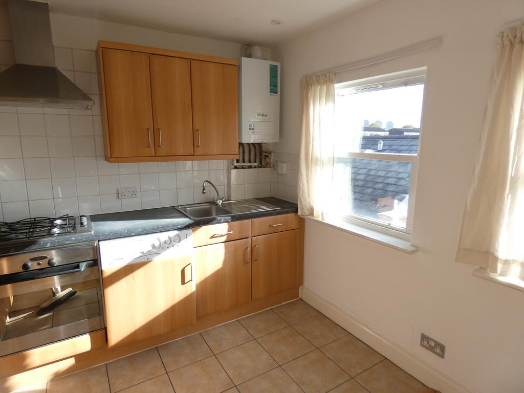 Apartment in Bow - View 2